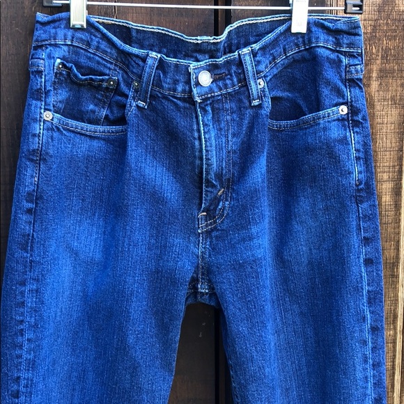 Levi’s 514 Straight Fit Jeans - Picture 4 of 10